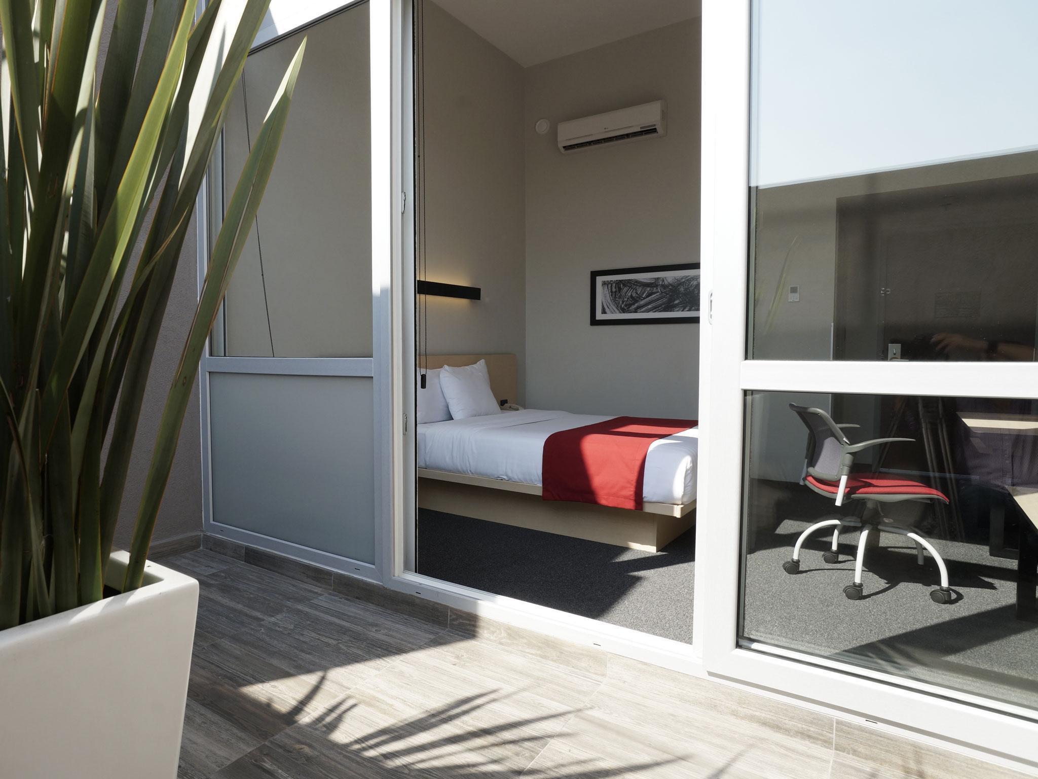 City Express Plus By Marriott Ciudad De Mexico Patio Universidad Εξωτερικό φωτογραφία