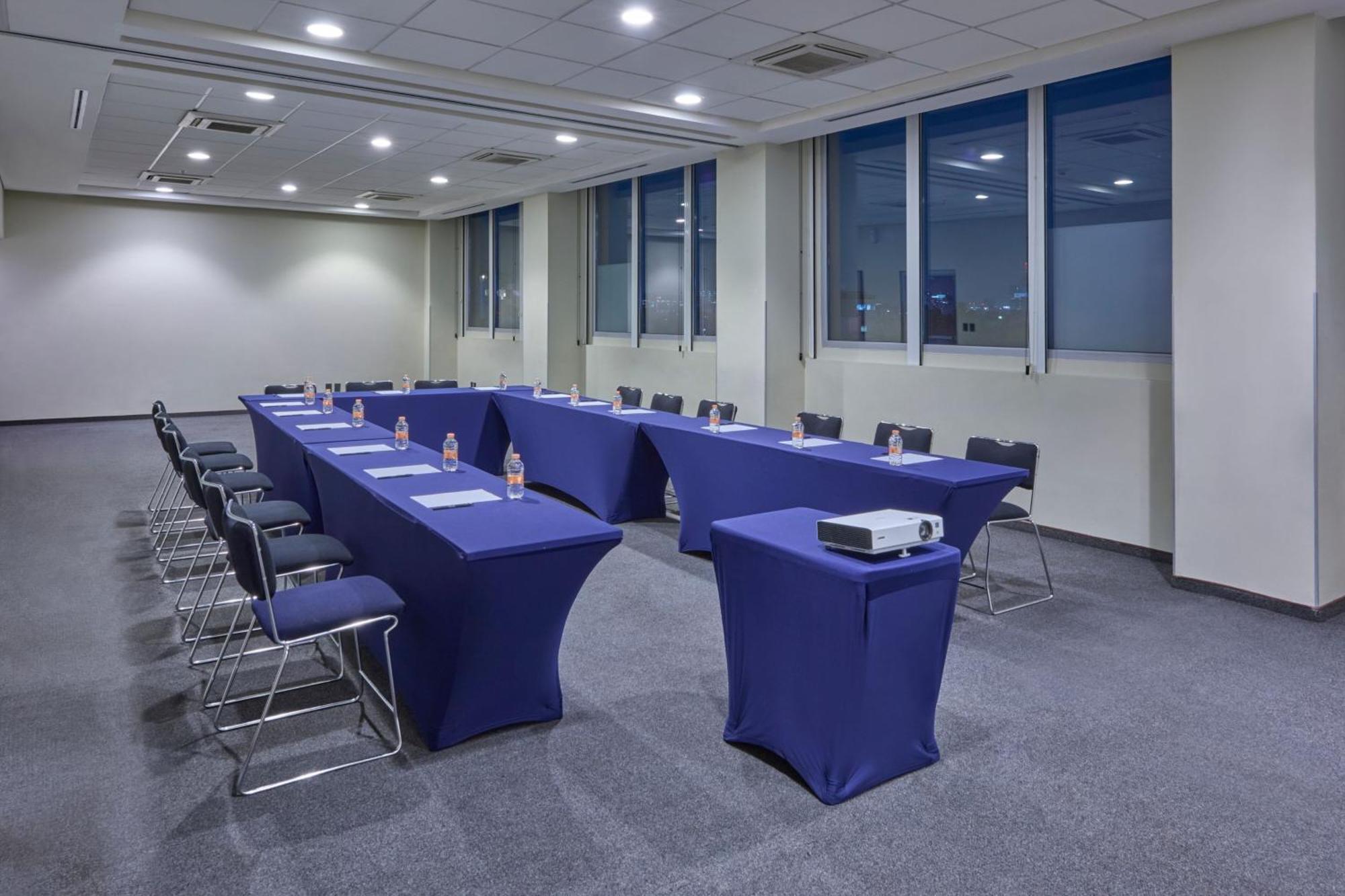 City Express Plus By Marriott Ciudad De Mexico Patio Universidad Εξωτερικό φωτογραφία