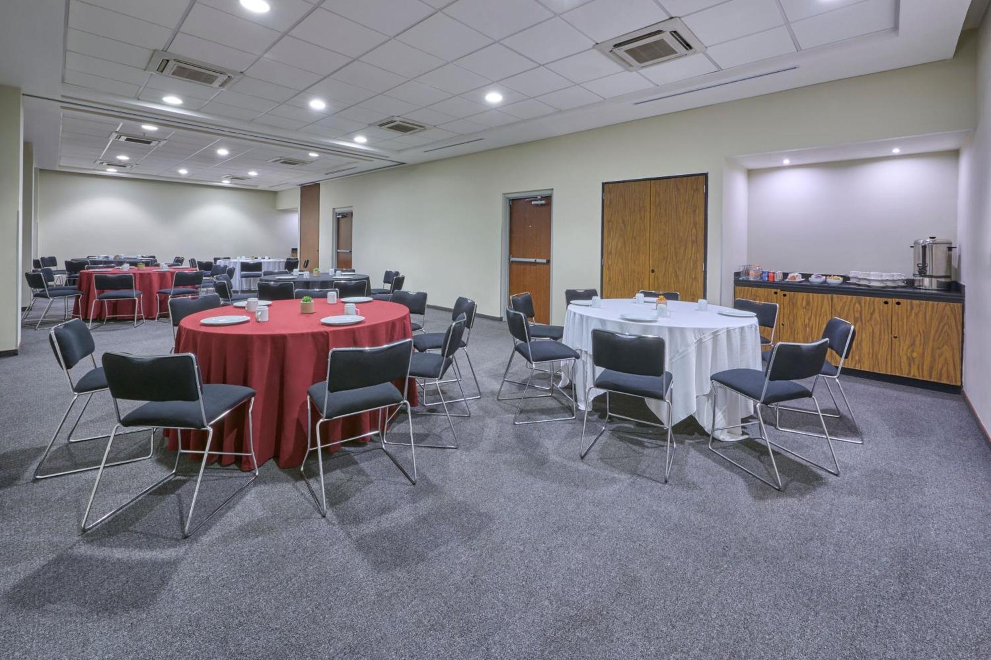 City Express Plus By Marriott Ciudad De Mexico Patio Universidad Εξωτερικό φωτογραφία