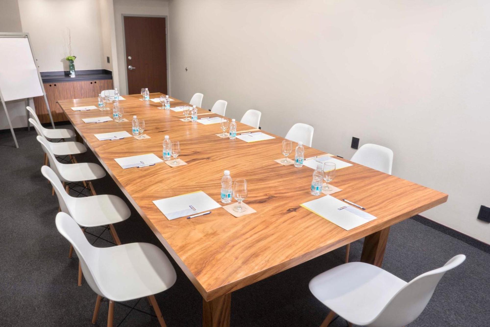 City Express Plus By Marriott Ciudad De Mexico Patio Universidad Εξωτερικό φωτογραφία